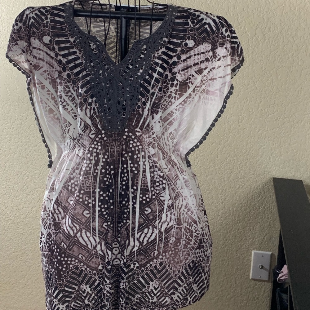 STYLE&CO Brown and white top